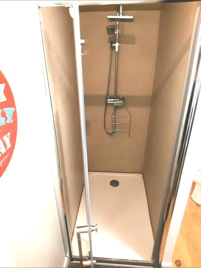 La Glaciere - Chambre Avec Salle De Bain - 2 Personnes لو مان المظهر الخارجي الصورة